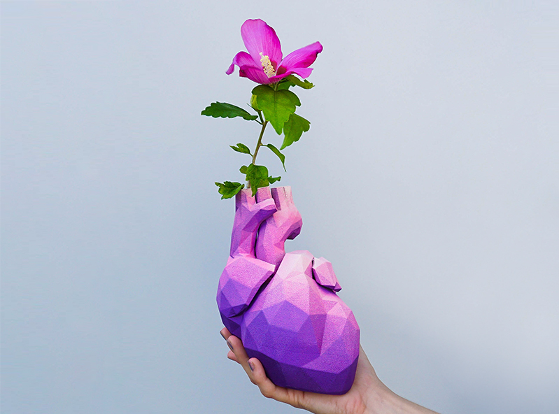 Lowpoly heart vase - 3D design by VECTARY Aug 8, 2017 Lowpoly heart vase - 3D design by VECTARY Aug 8, 2017